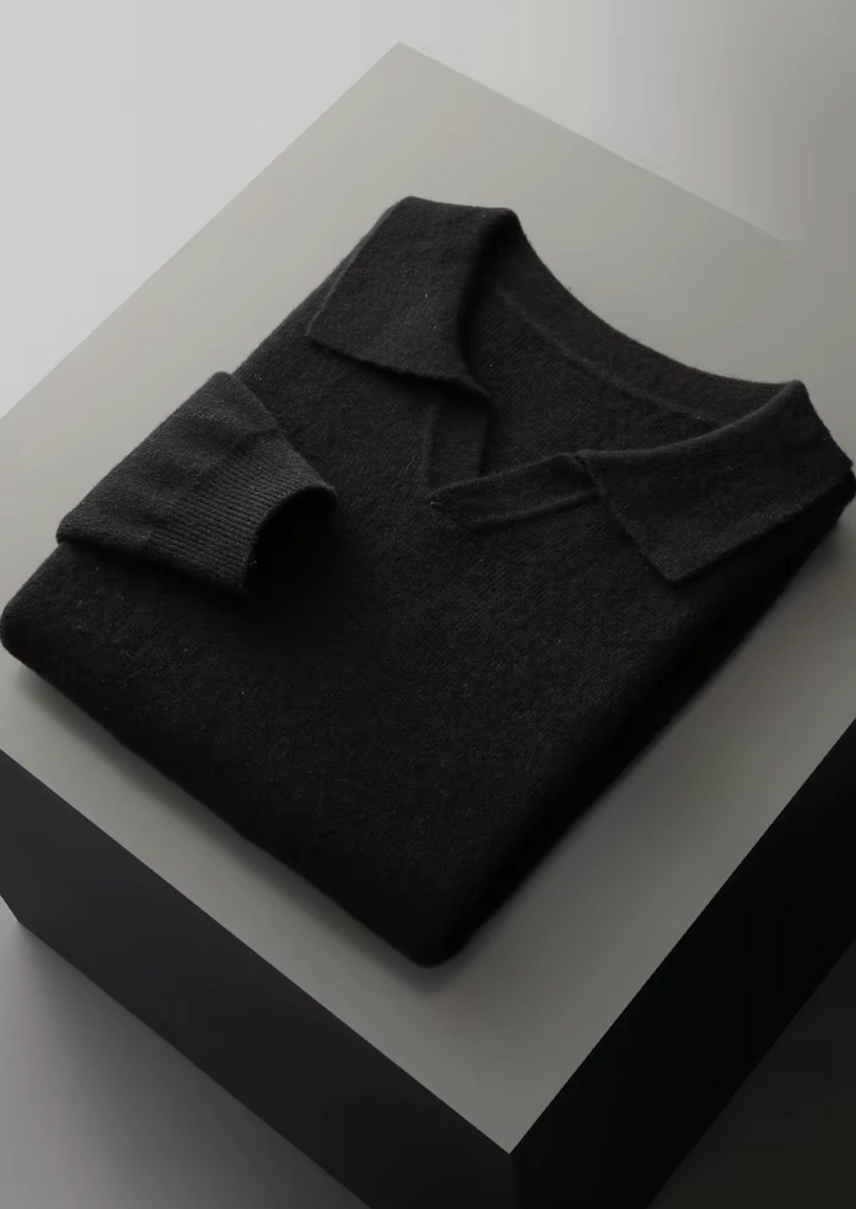 Pure Extra-Fine Merino Wool Ribbed Buttonless Polo | Auremmont