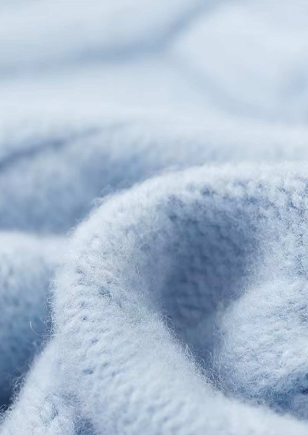 Pure Extra-Fine Merino Wool Wintertime Cable Crewneck | Auremmont