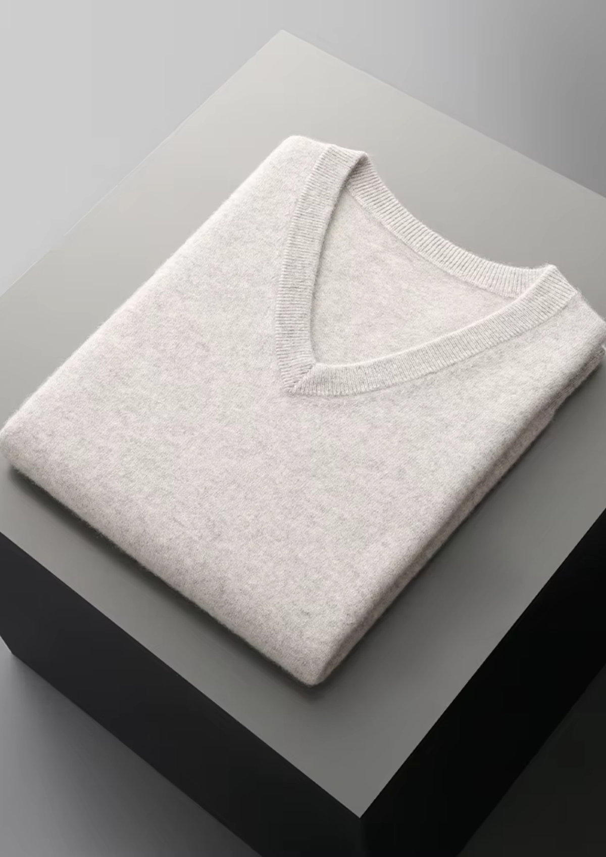 Pure Extra-Fine Merino Wool V-Neck Vest | Auremmont