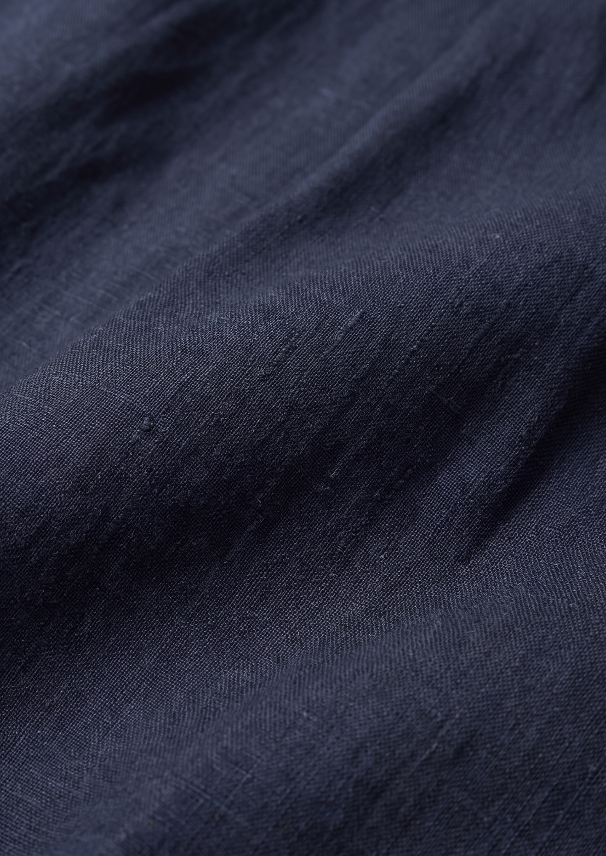 Navy Blue Pleated Linen Seaside Shorts | Auremmont