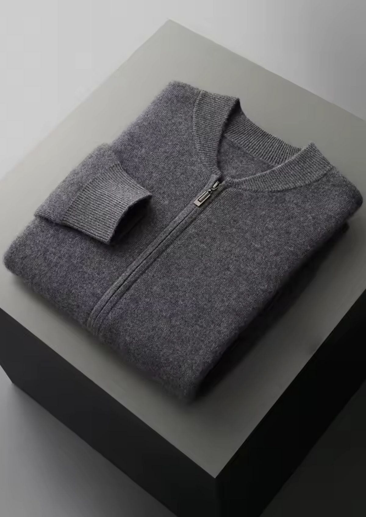 Pure Extra-Fine Merino Wool Dark Gray Falconi Set | Auremmont