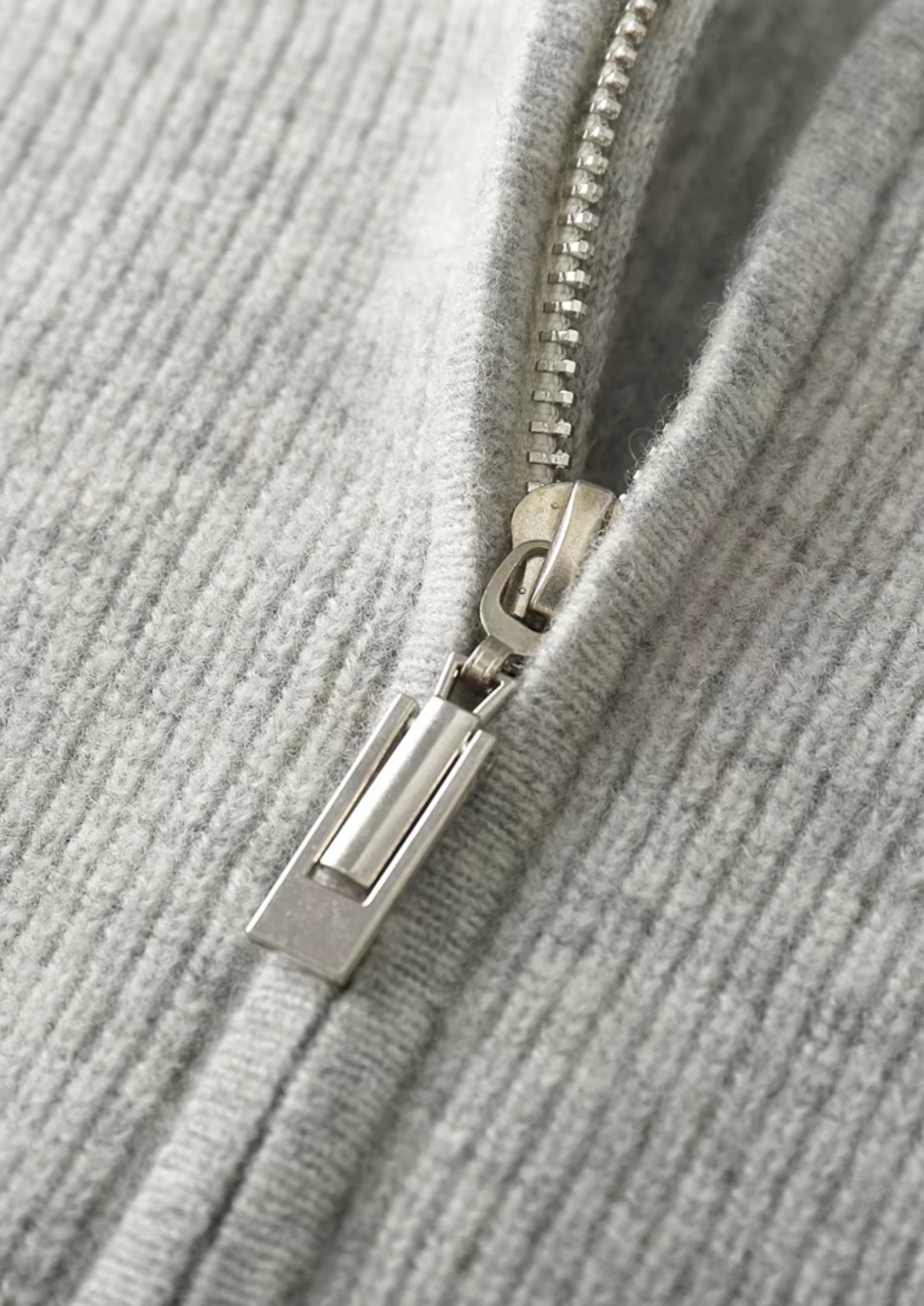 Pure Extra-Fine Merino Wool Ribbed Zip Hoodie | Auremmont