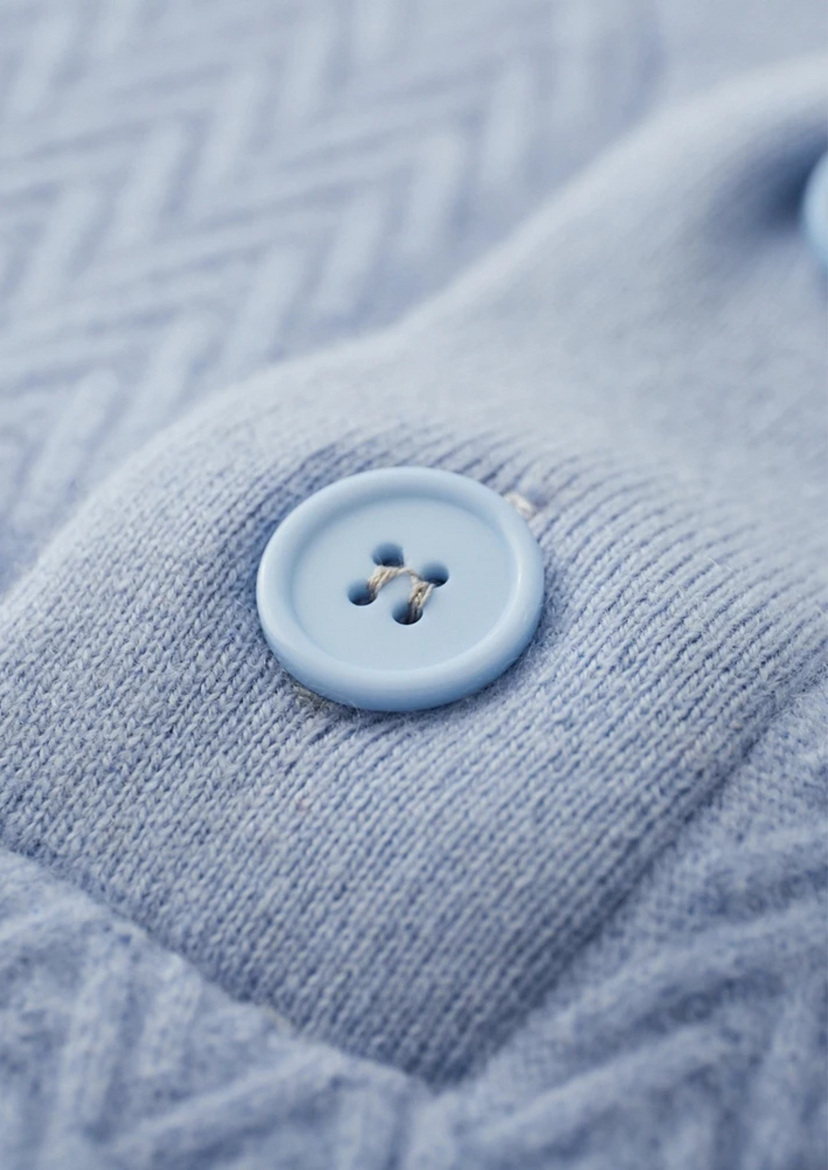 Premium Cashmere Zigzag Button Sweater | Auremmont