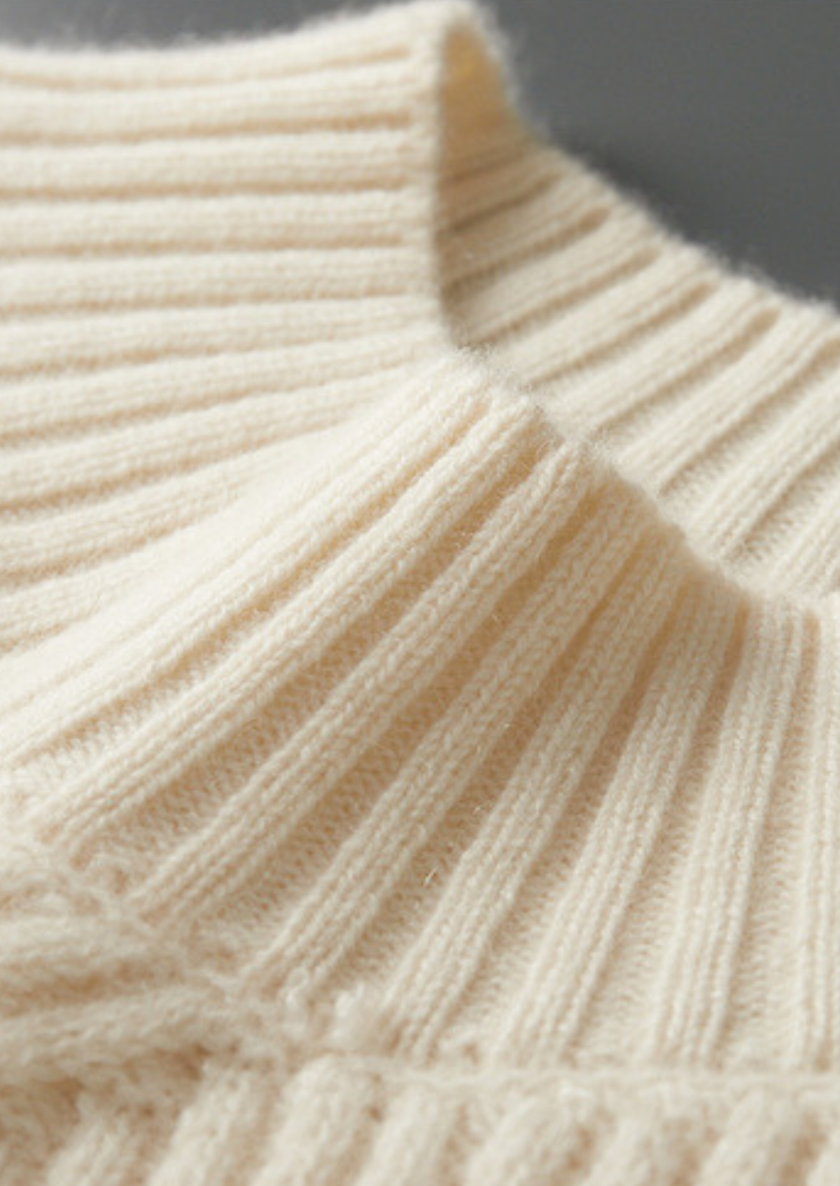 Pure Cashmere Ivory Patterned Mockneck | Auremmont