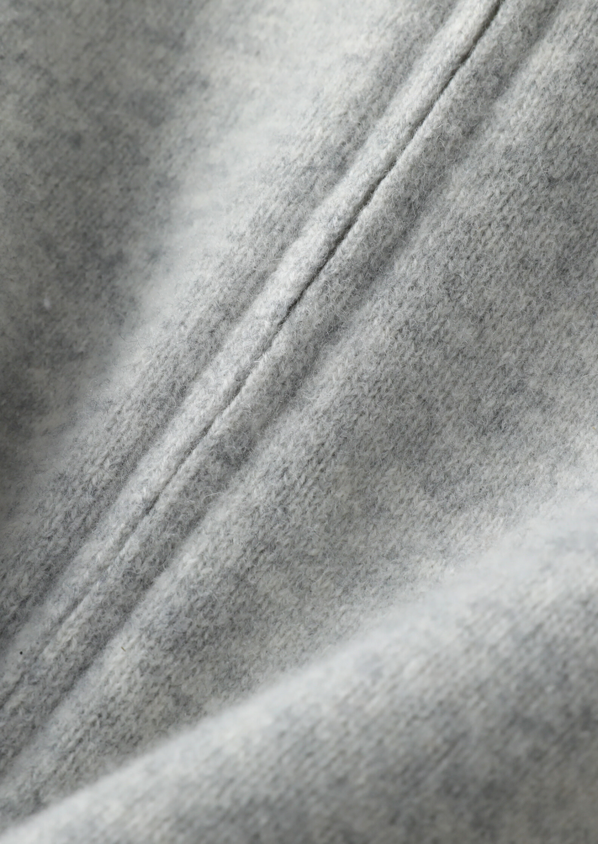 Pure Extra-Fine Merino Wool Light Gray Luzzo Set | Auremmont