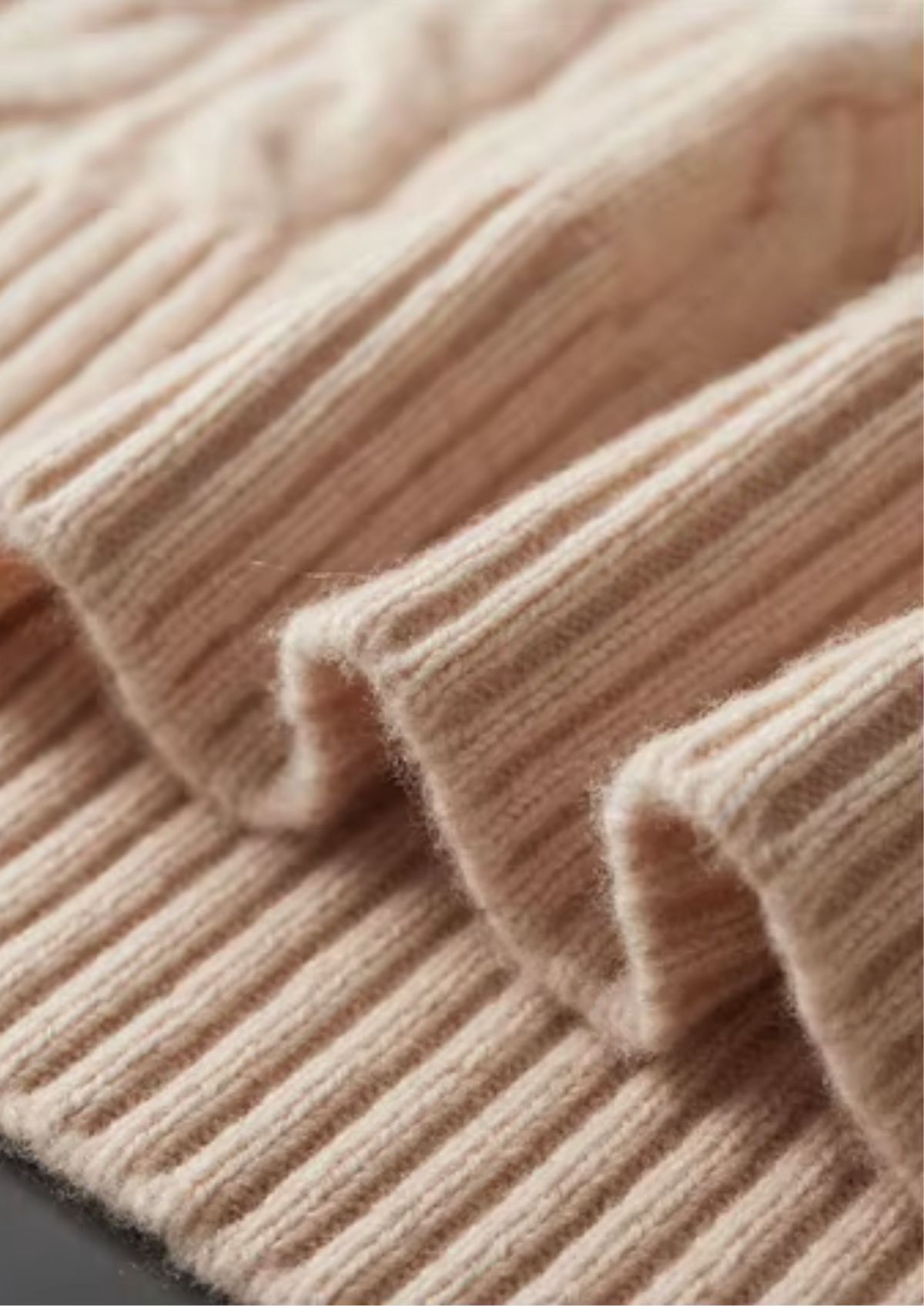 Pure Extra-Fine Merino Wool Cable Knit Crewneck | Auremmont
