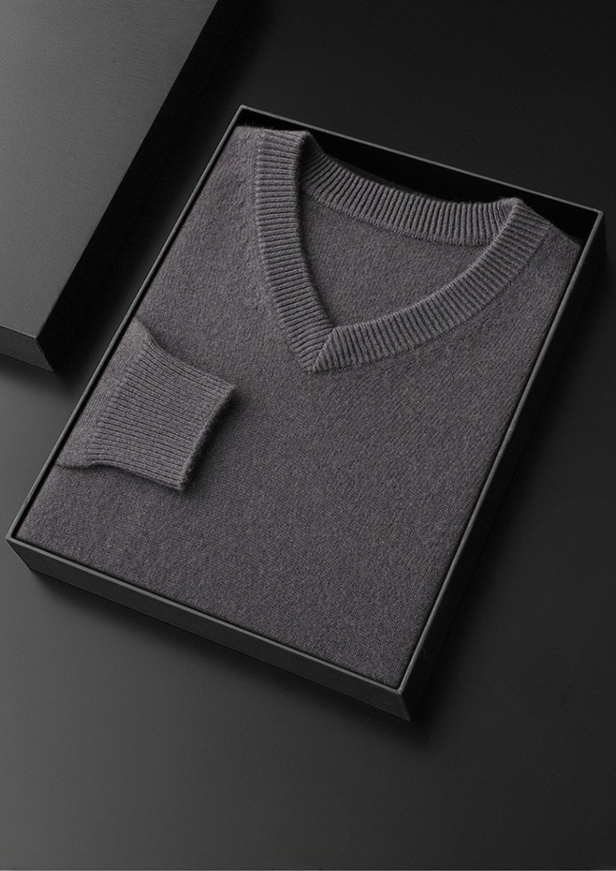 Pure Cashmere Essential V-Neck Sweater | Auremmont