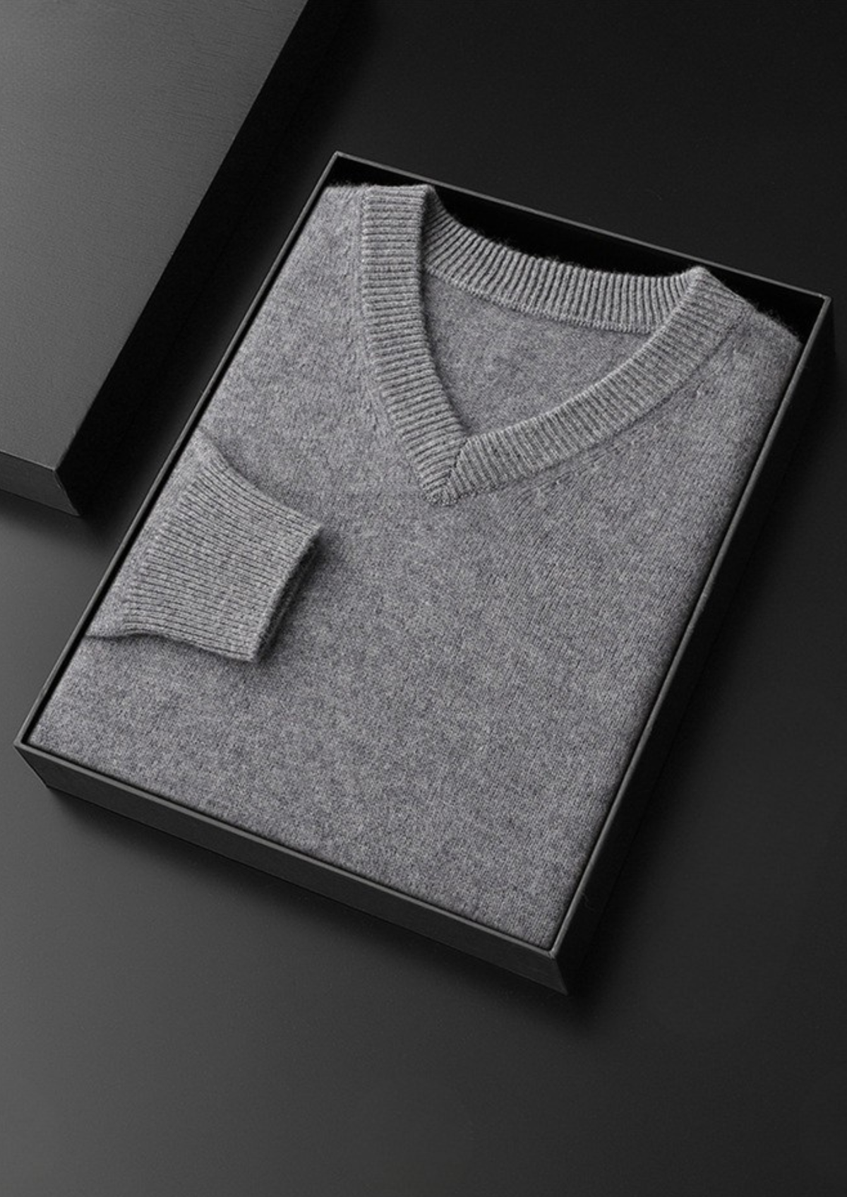 Pure Cashmere Essential V-Neck Sweater | Auremmont