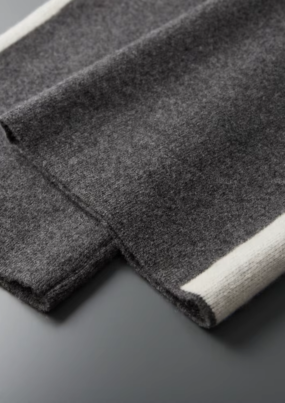 Pure Extra-Fine Merino Wool Wide Leisure Trousers | Auremmont