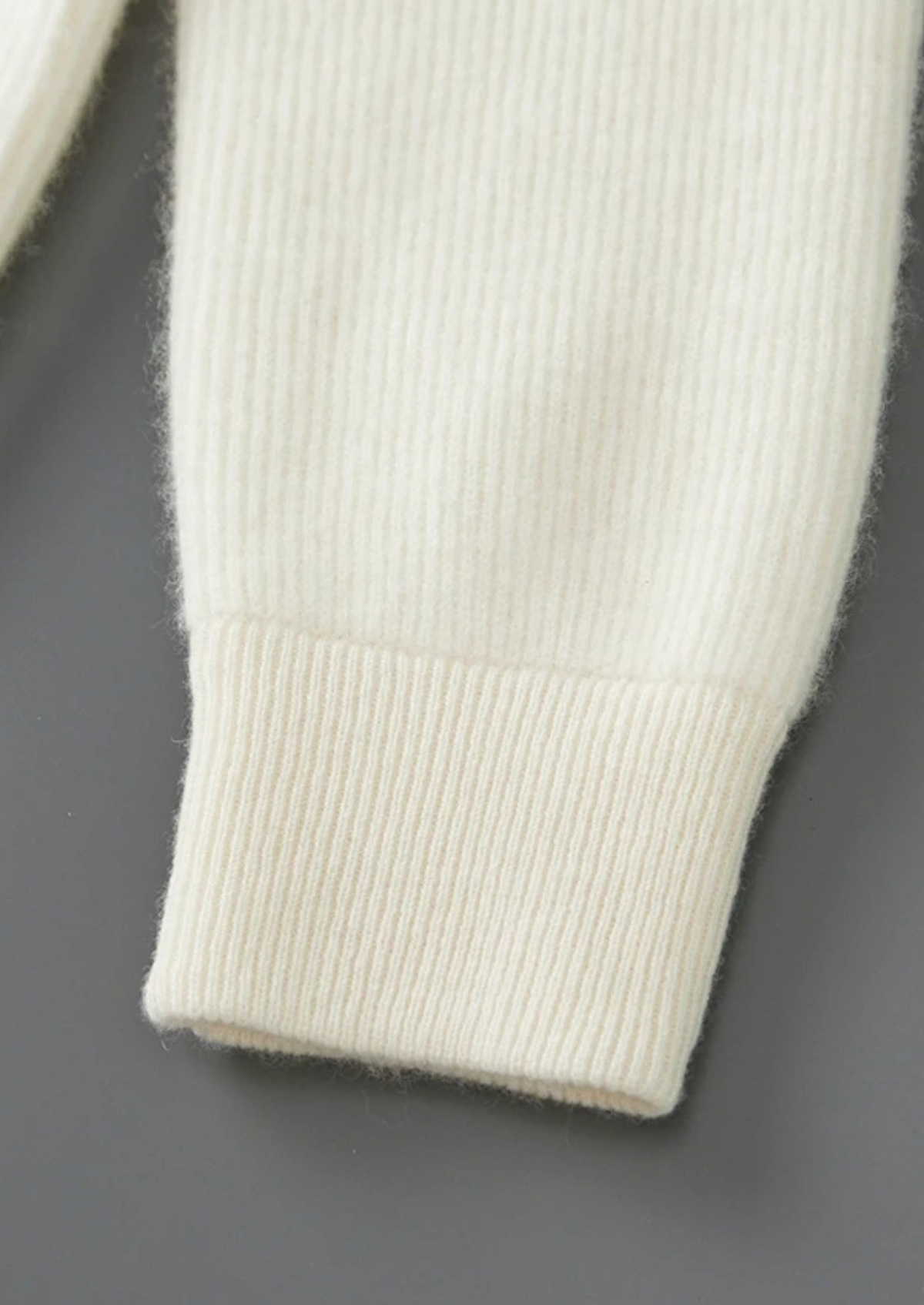 Pure Extra-Fine Merino Wool Ribbed Zipper Cardigan | Auremmont