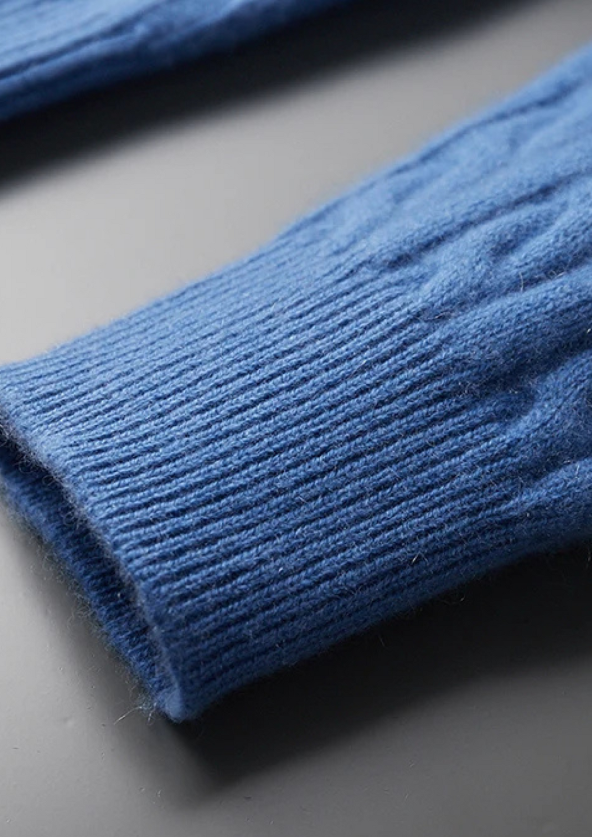Premium Cashmere Cable Knit Zipper Hoodie | Auremmont