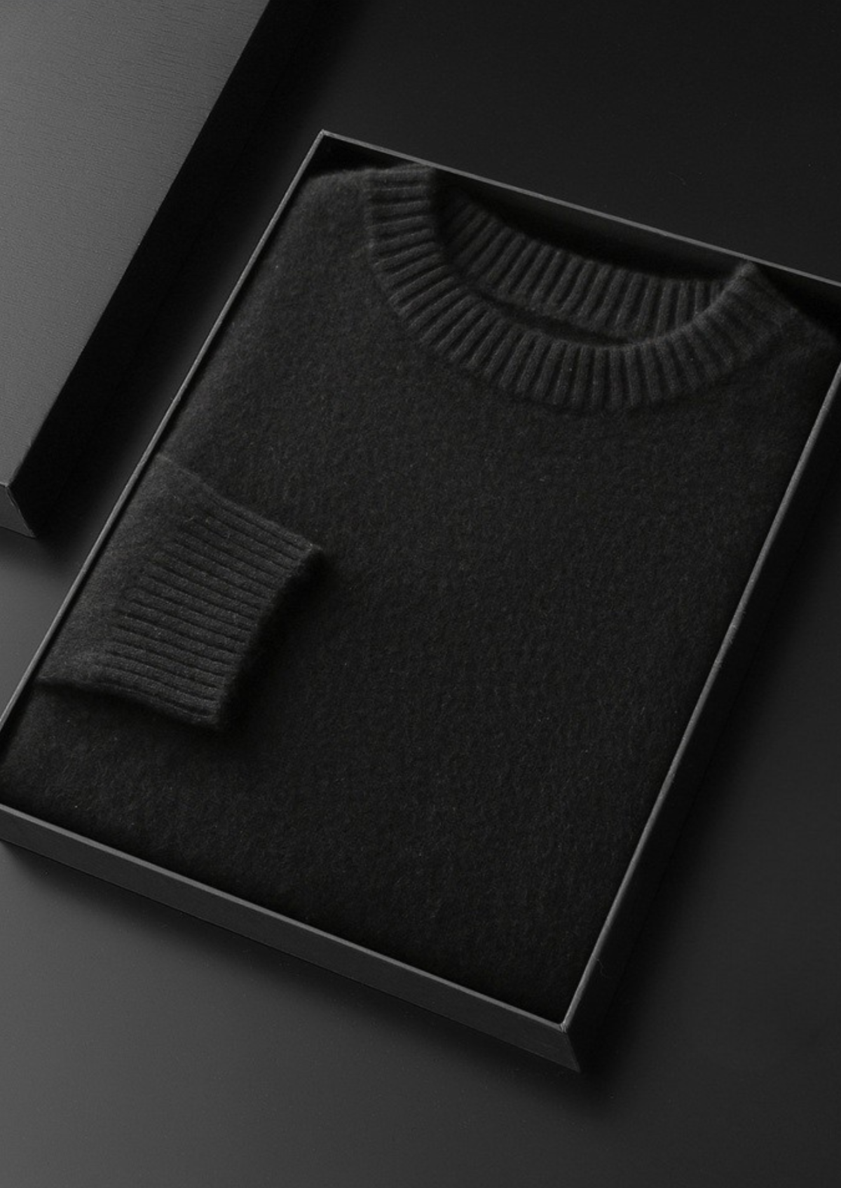 Pure Cashmere Black Essential Crewneck | Auremmont