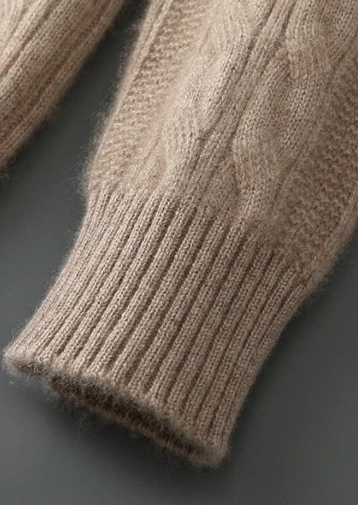 Pure Extra-Fine Merino Wool Cable Crewneck | Auremmont