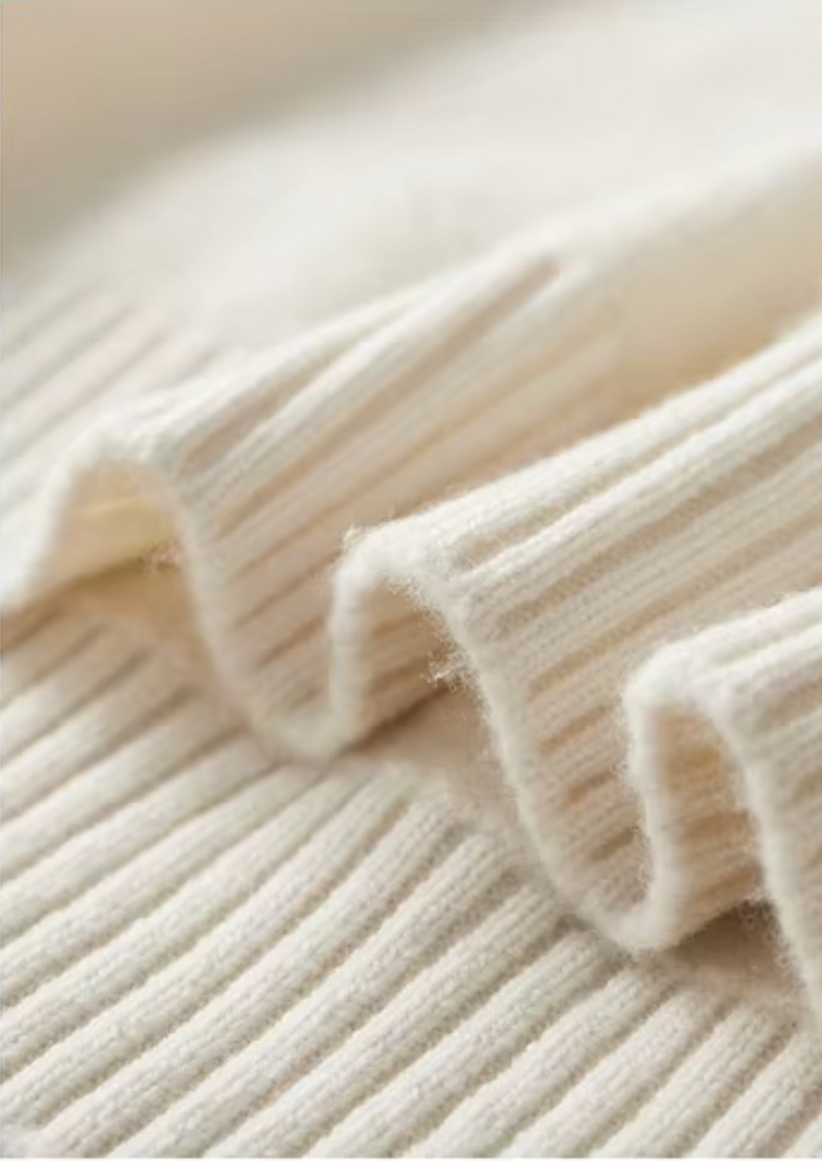 Pure Extra-Fine Merino Wool Classic Button Sweater | Auremmont