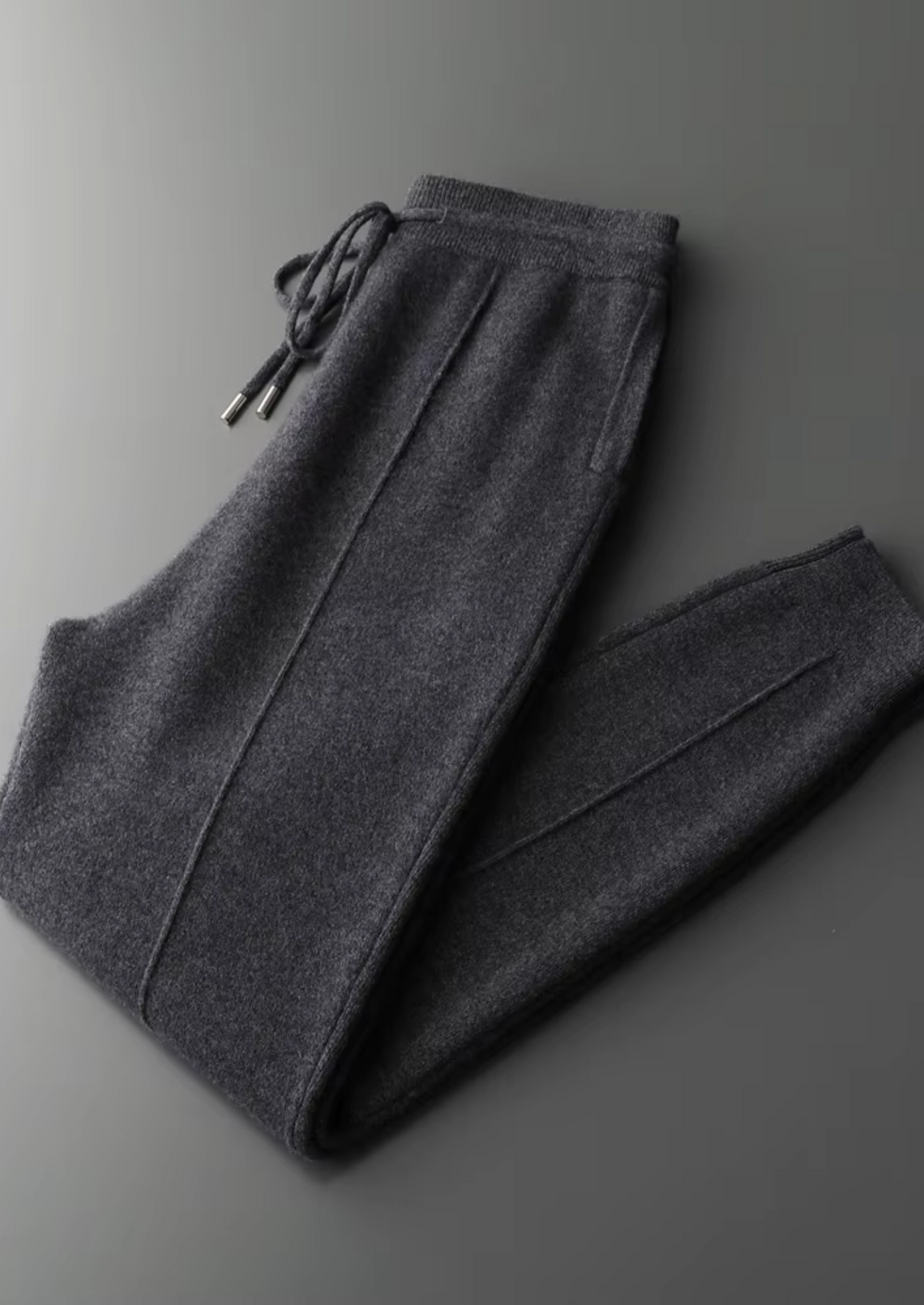 Pure Extra-Fine Merino Wool Dark Gray Luzzo Set | Auremmont