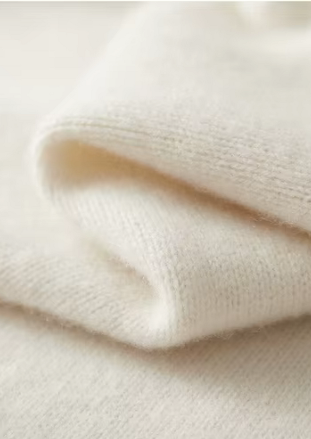 Pure Extra-Fine Merino Wool Classic Button Sweater | Auremmont