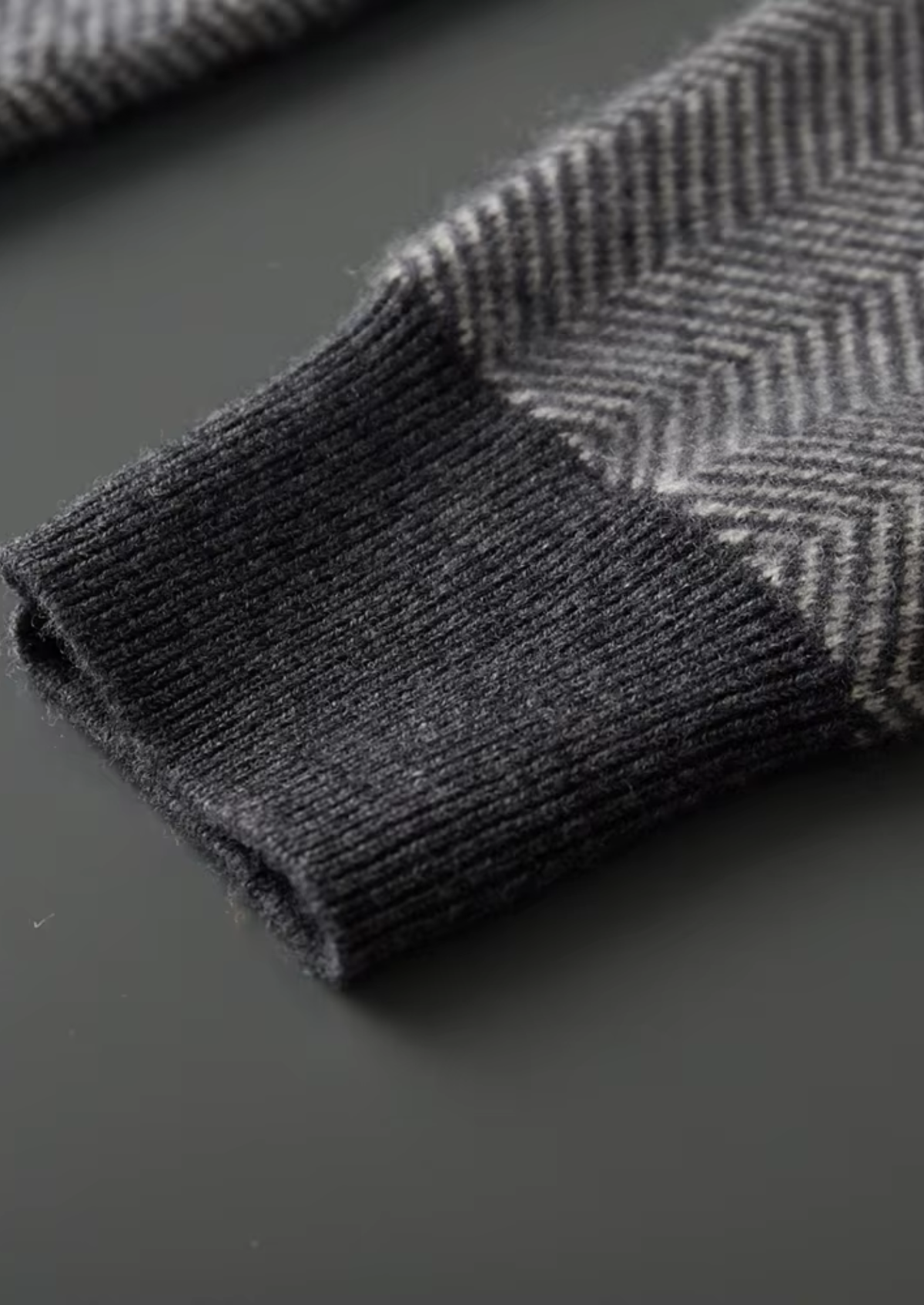 Pure Extra-Fine Merino Wool Gray Herringbone Set | Auremmont