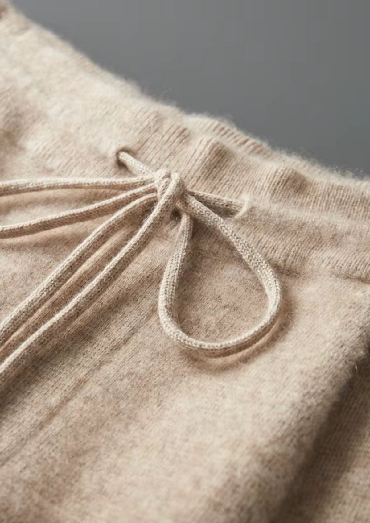 Premium Cashmere Pleated Trousers | Auremmont