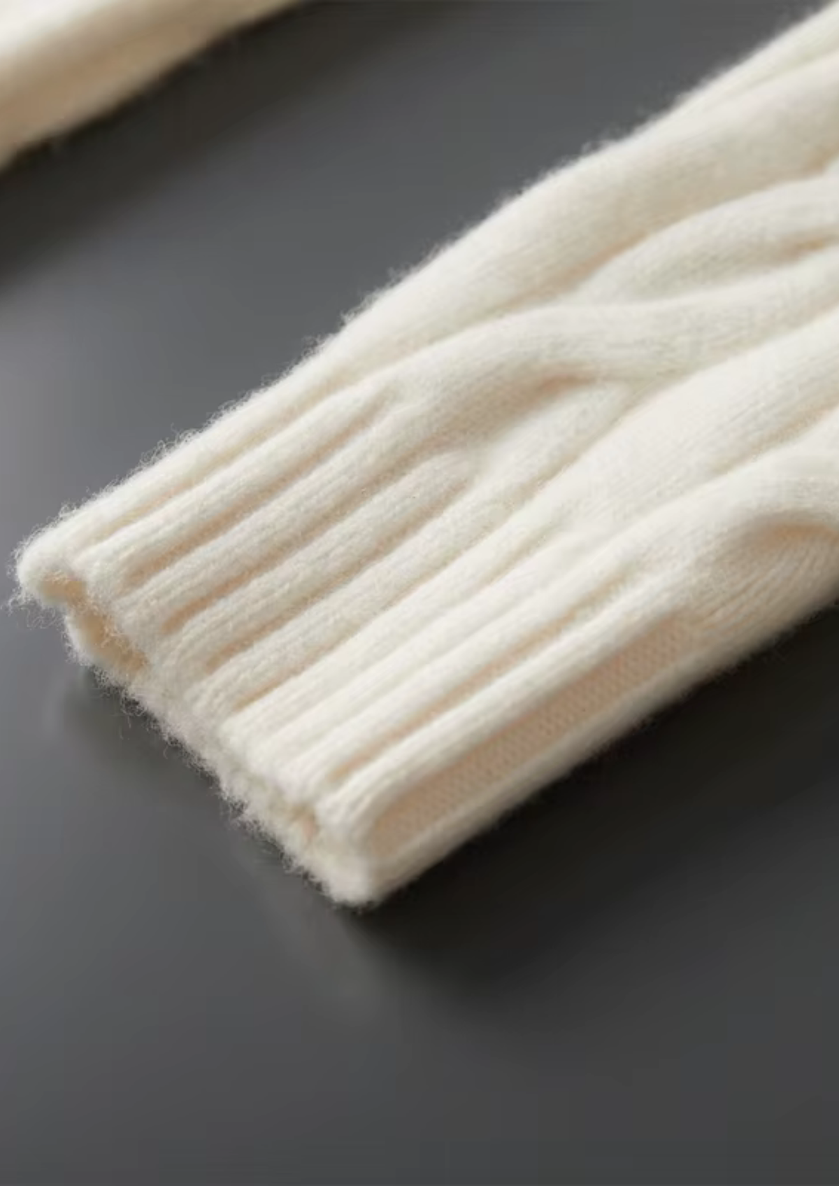 Pure Extra-Fine Merino Wool Dual-Zip Cable Cardigan | Auremmont