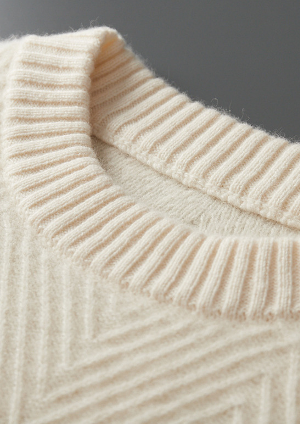 Pure Cashmere Ivory Herringbone Crewneck | Auremmont