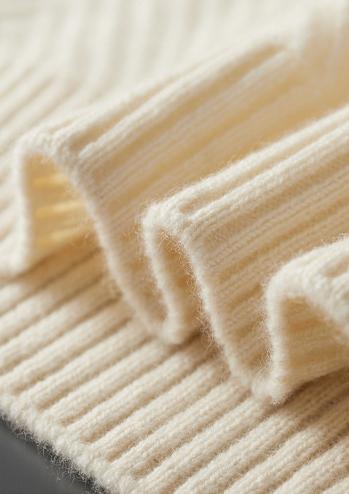 Pure Cashmere Ivory Herringbone Crewneck | Auremmont