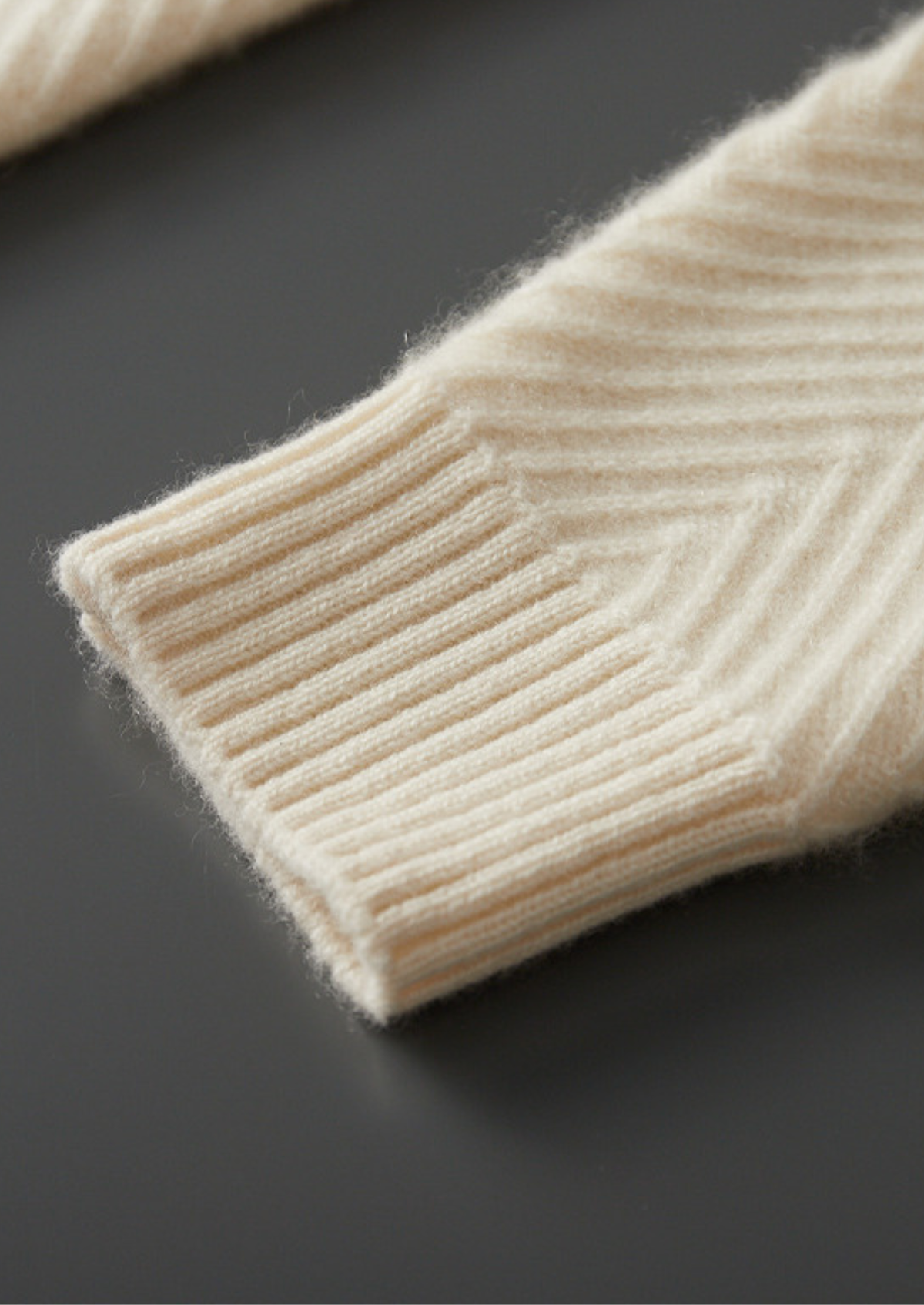 Pure Cashmere Ivory Herringbone Crewneck | Auremmont