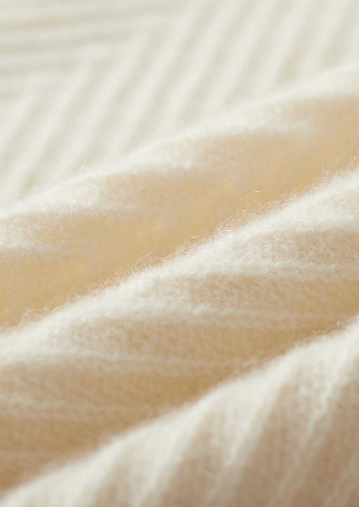 Pure Cashmere Ivory Herringbone Crewneck | Auremmont
