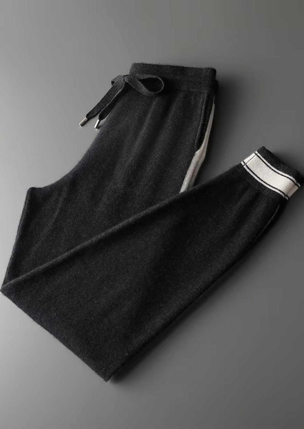 Premium Cashmere Black Vienna Leisure Set | Auremmont