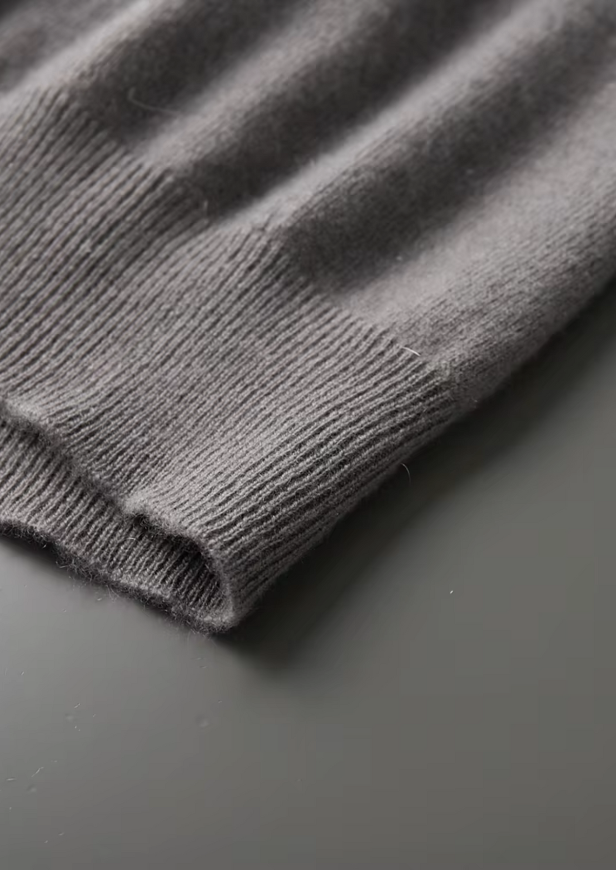 Premium Cashmere Classic Crewneck T-Shirt - Ashen Truffle | Auremmont
