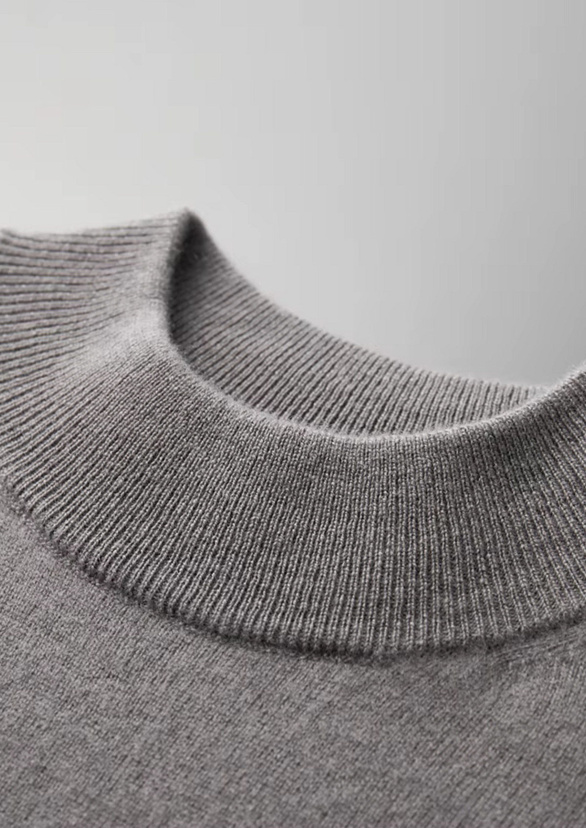 Premium Cashmere Mock Neck T-Shirt | Auremmont