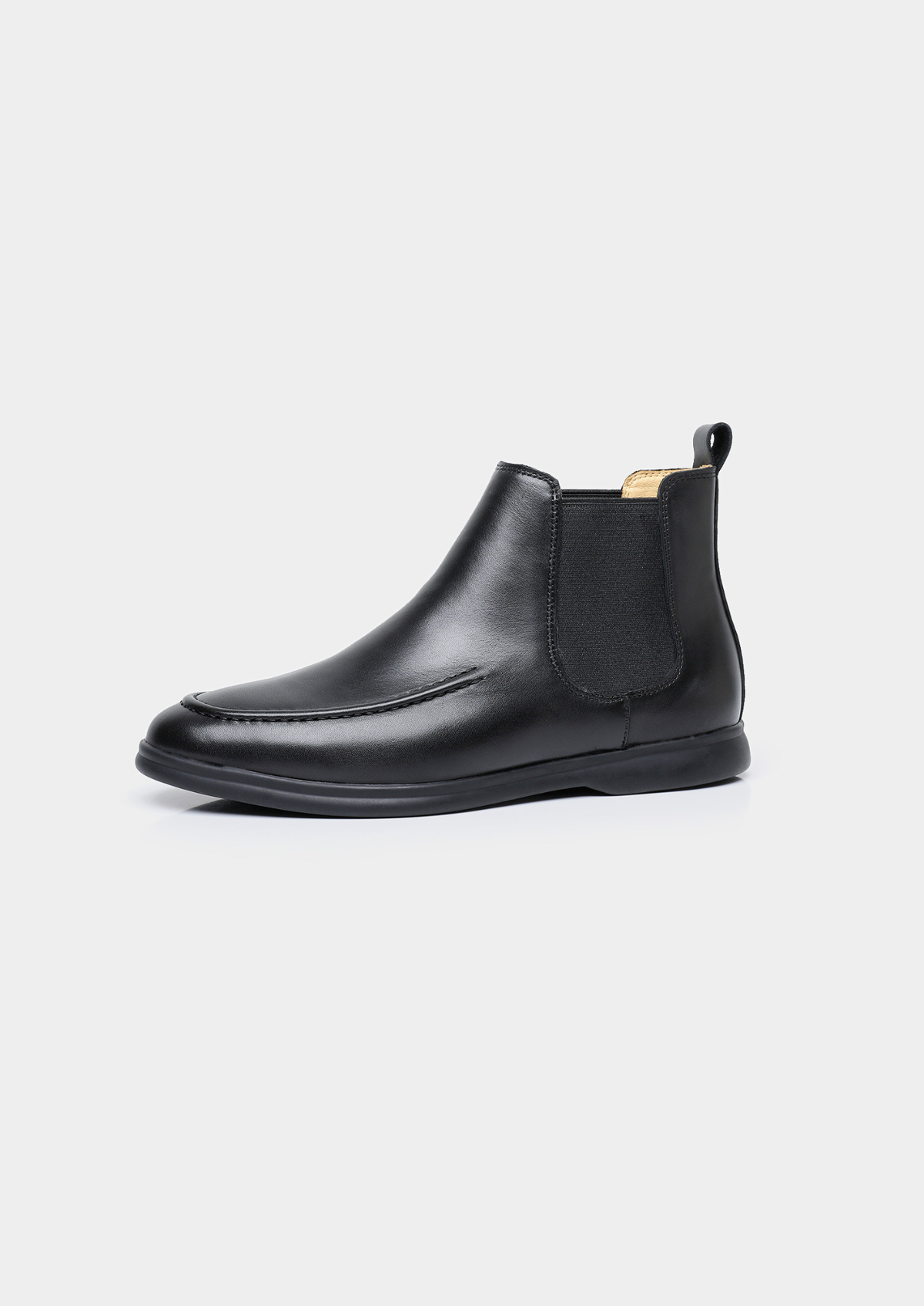 Black Leather Chelsea Boot | Auremmont