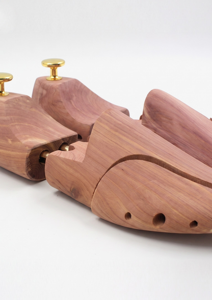 Cedar Shoe Trees | Auremmont
