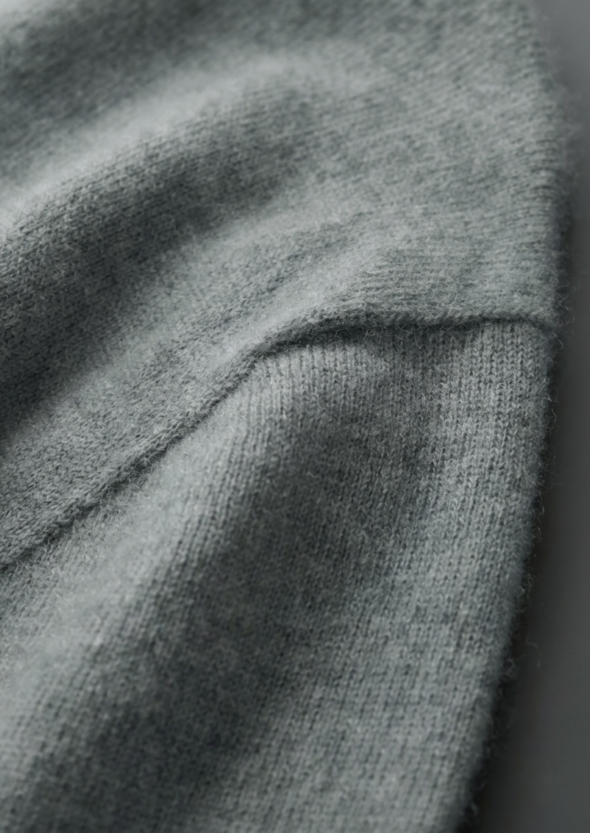 Premium Cashmere Classic Crewneck T-Shirt - Shadow Flint | Auremmont