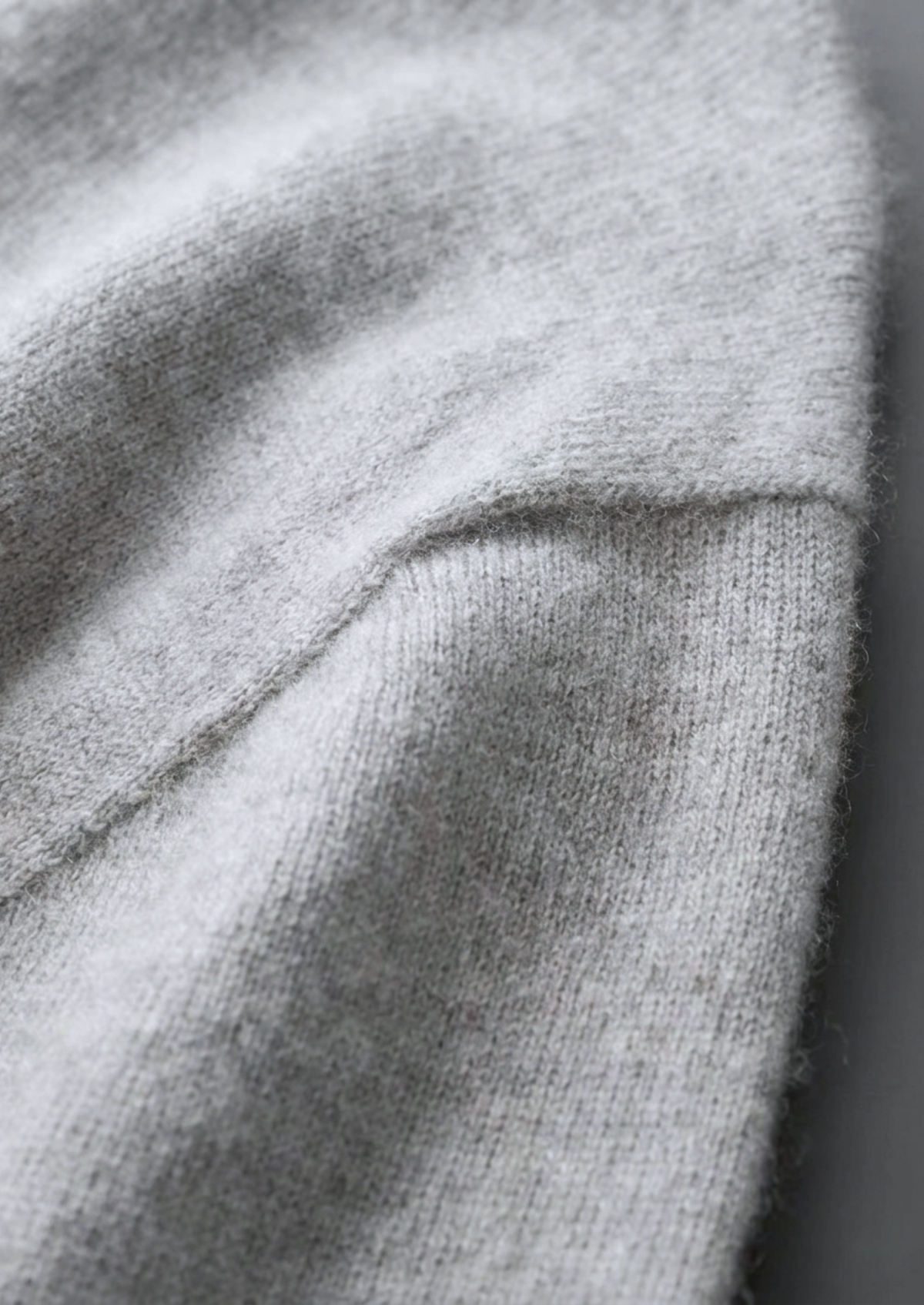 Premium Cashmere Classic Crewneck T-Shirt - Light Gray | Auremmont