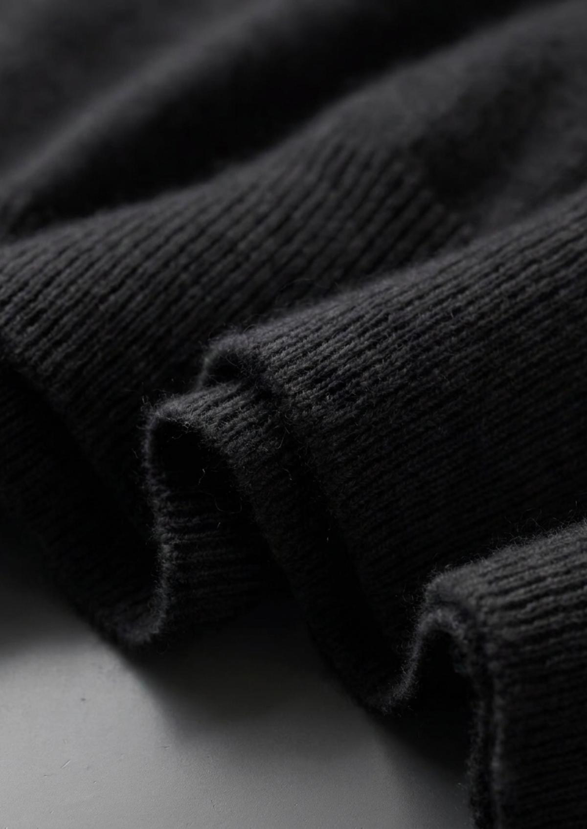 Premium Cashmere Classic Crewneck T-Shirt - Black | Auremmont
