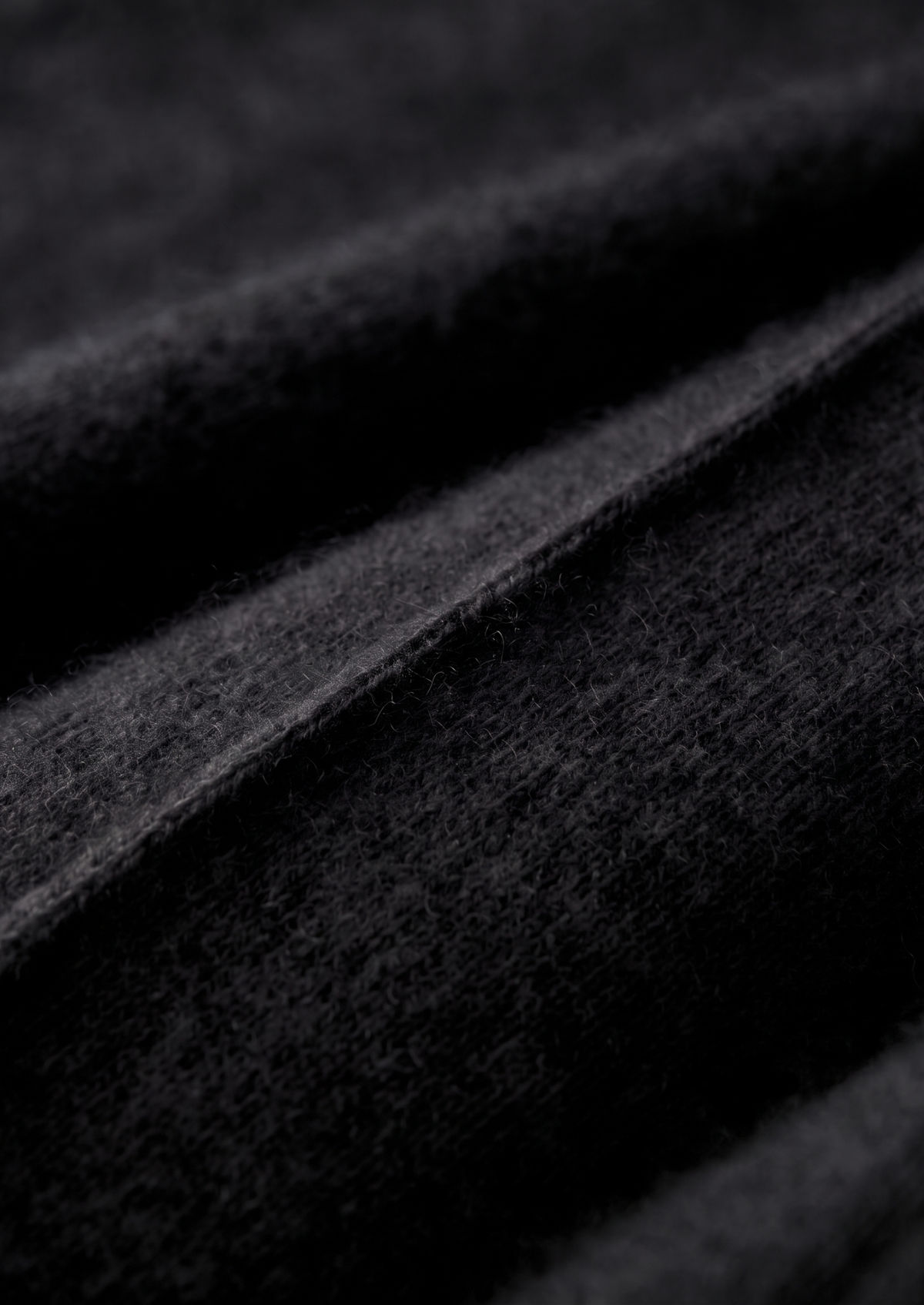 Pure Extra-Fine Merino Wool Black Luzzo Set | Auremmont
