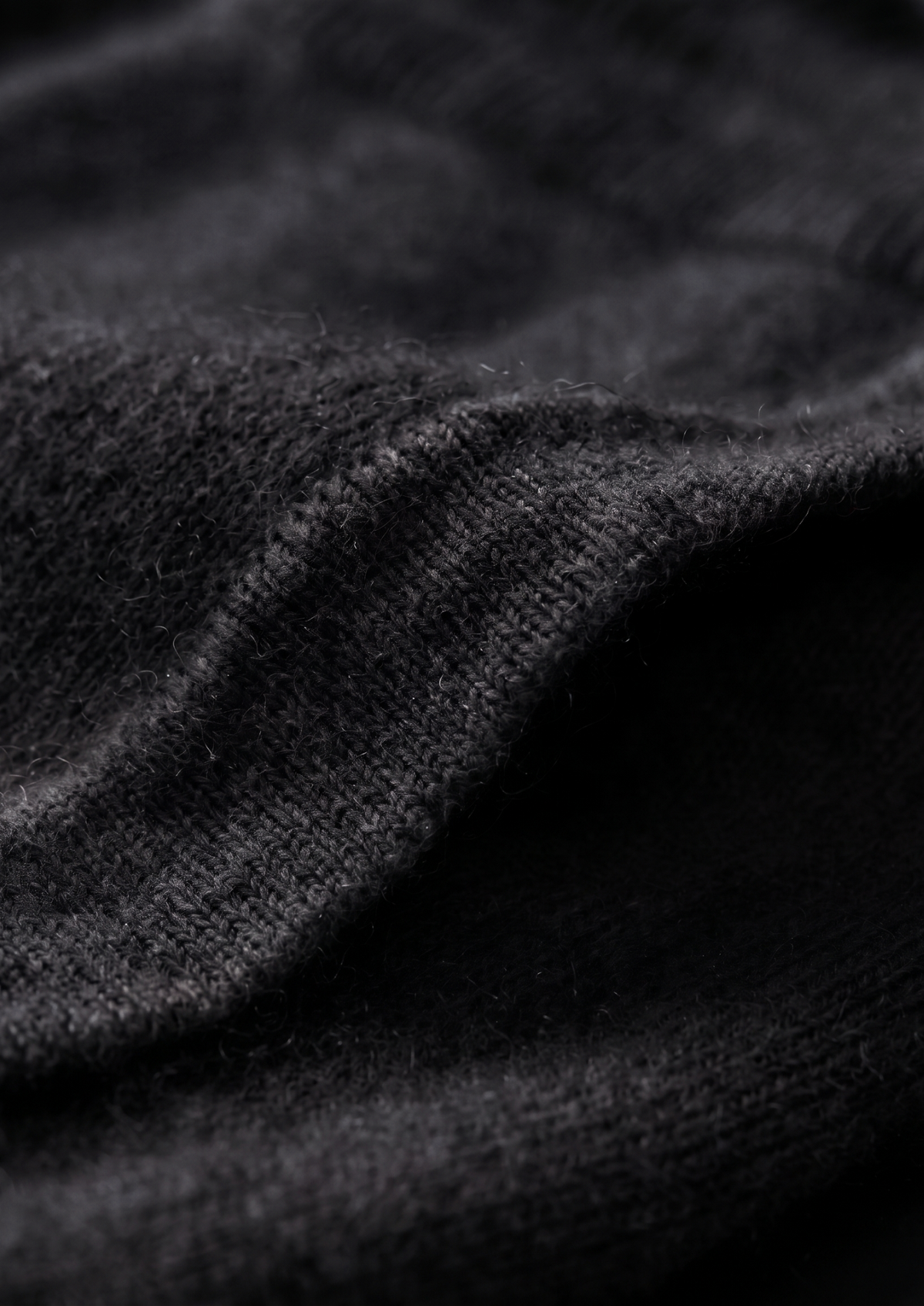 Pure Extra-Fine Merino Wool Black Luzzo Set | Auremmont