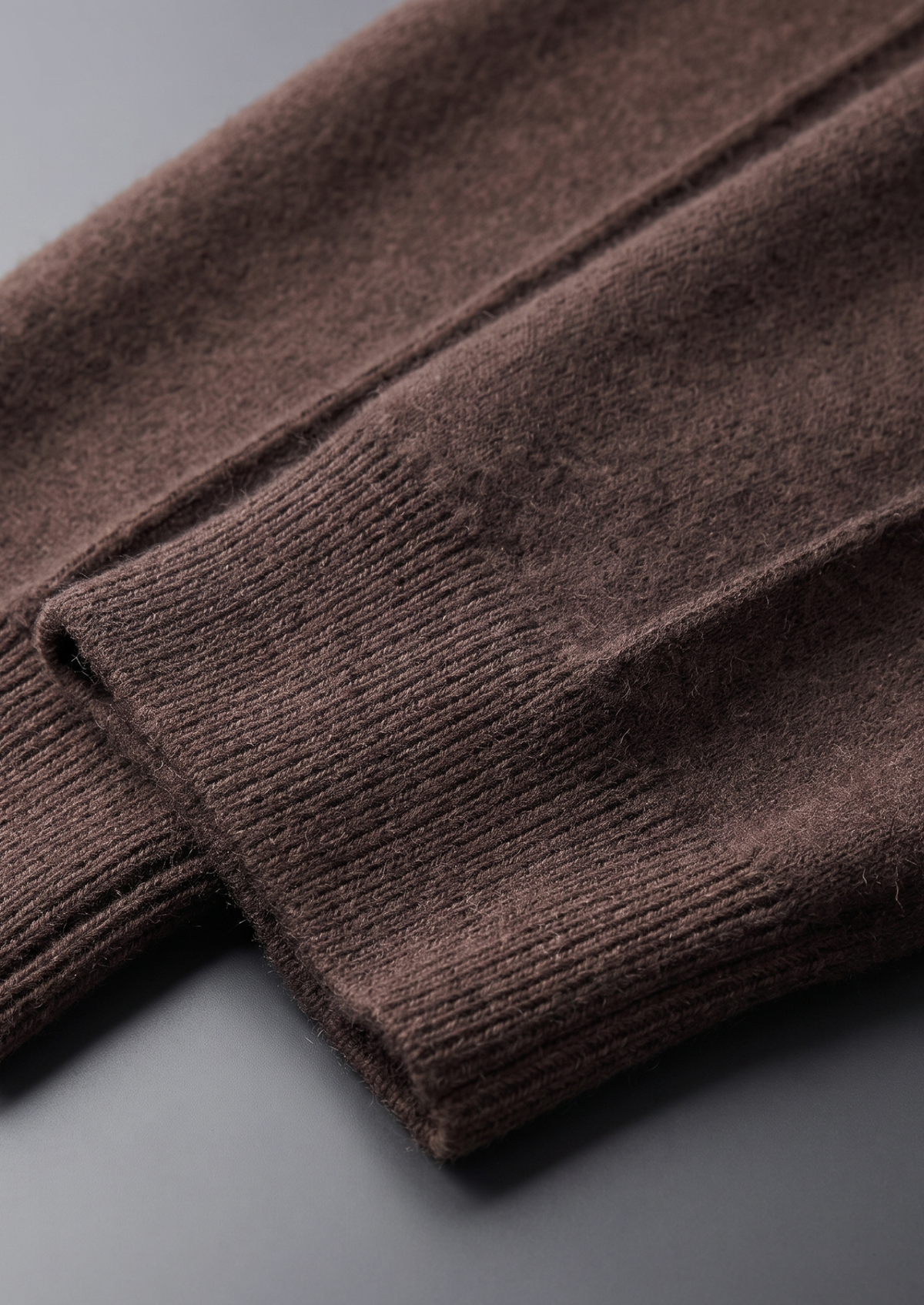 Pure Extra-Fine Merino Wool Dark Brown Luzzo Set | Auremmont